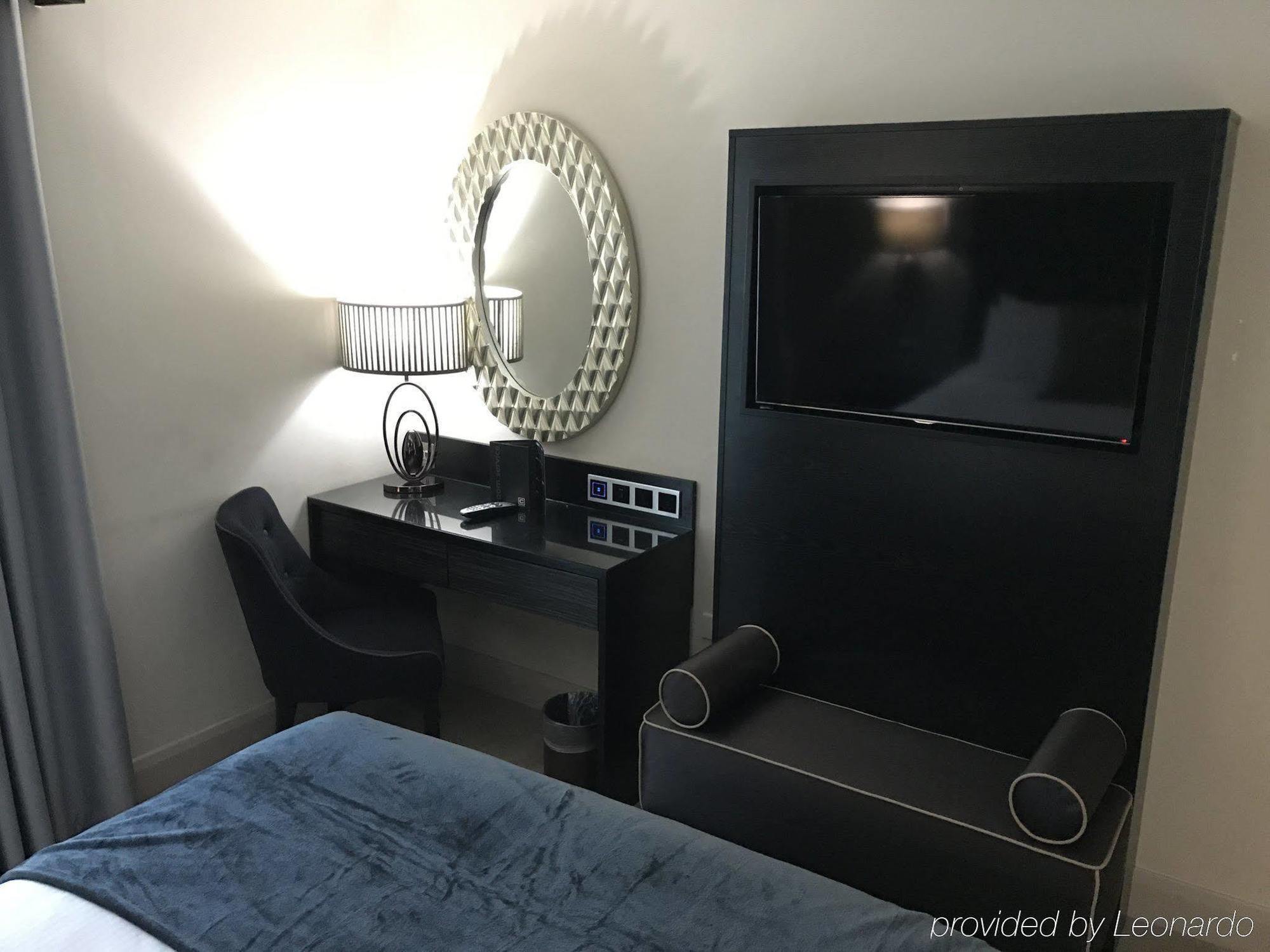 The Continental Hotel, Heathrow
