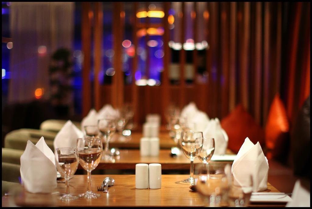 The Continental Hotel, Heathrow Hotel 4*