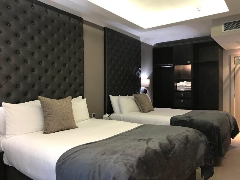 The Continental Hotel, Heathrow Hotel 4*
